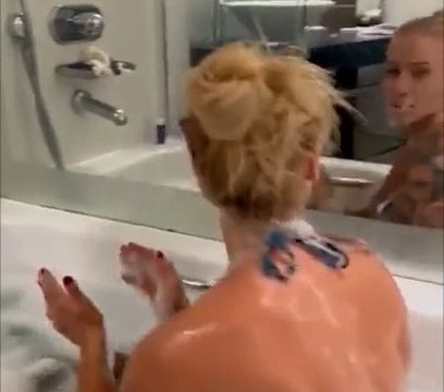 Ebanie Bridges / Blonde Bomber Leaked – Nude In Bathub